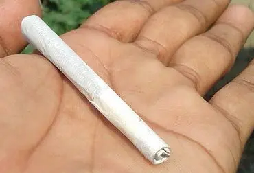 how to roll a joint Wikimedia Commons
